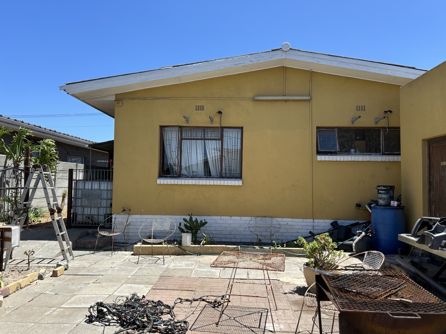 3 Bedroom Property for Sale in Peerless Park North Western Cape